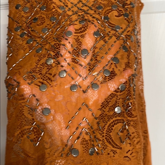 Forever 21 lace embellished high low top - Picture 3 of 6